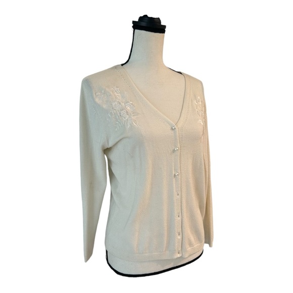 LAST DAY Ivory with Pearl Buttons and Embroidery Tone on Tone Cardigan Medium - Picture 2 of 9